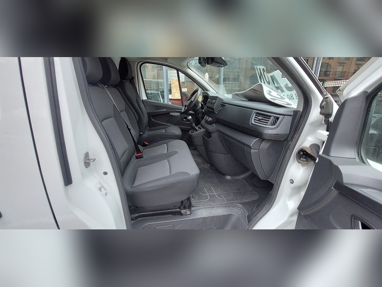 Renault Trafic 2.0 130cv foto 11